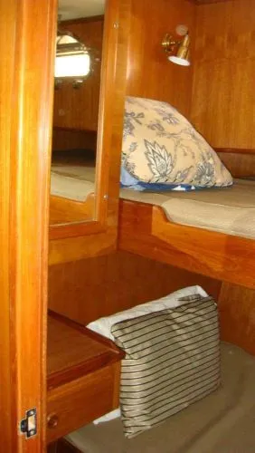 Slide: The Image of Mariner Orient 38 Sedan 2002 - 8