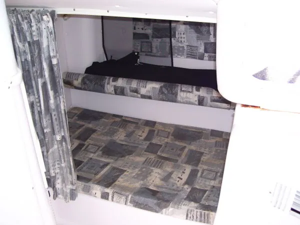 Slide: The Image of Pro Line 30 WA/Genset/2003 Evinrudes 2000 - 8