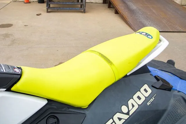 Slide: The Image of Sea-Doo Spark 2020 - 12