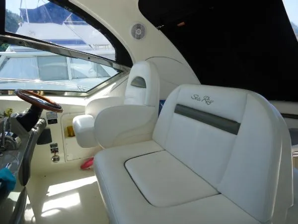 Slide: The Image of Sea Ray 38 Sundancer 2006 - 4