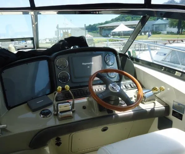 Slide: The Image of Sea Ray 38 Sundancer 2006 - 8