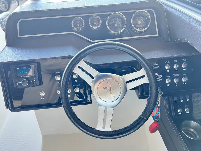 Slide: The Image of Sea Ray SLX 250 2017 - 10