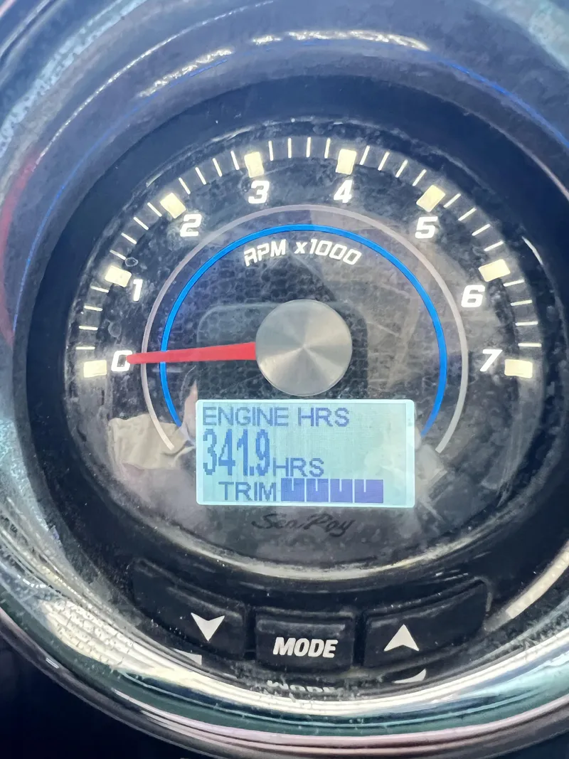 Slide: The Image of Sea Ray SLX 250 2017 - 20