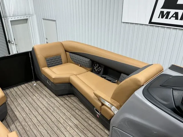 Slide: The Image of Harris SUNLINER 230 SLDH 2026 - 13