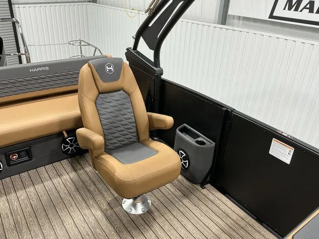 Slide: The Image of Harris SUNLINER 230 SLDH 2026 - 16