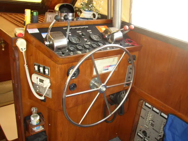 Slide: The Image of Gulfstar Sundeck Trawler 1981 - 11