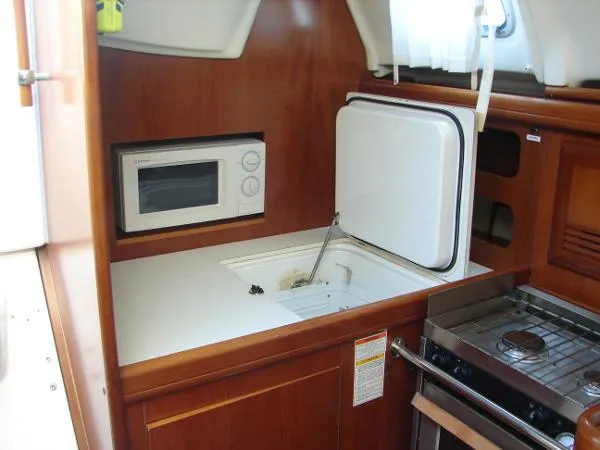 Slide: The Image of Beneteau 361 2002 - 8