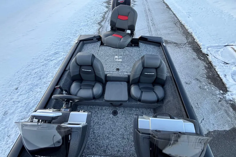 Slide: The Image of Tracker Pro Team 190 2026 - 51