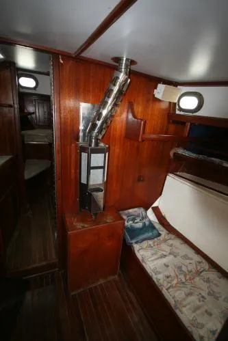 Slide: The Image of Westsail 42 1975 - 7