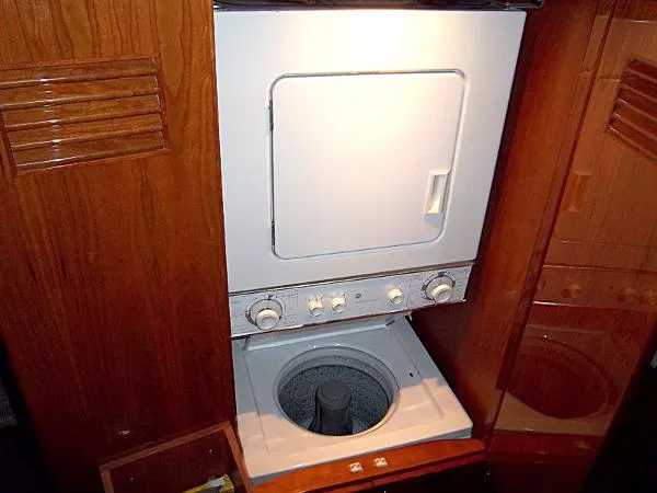 Slide: The Image of Jefferson 57 Pilothouse Wide Body 2005 - 11