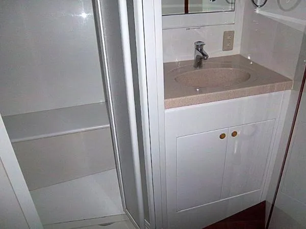Slide: The Image of Jefferson 57 Pilothouse Wide Body 2005 - 8