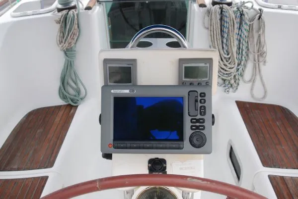 Slide: The Image of Beneteau 393 2005 - 10