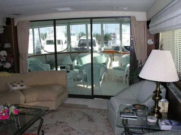 Slide: The Image of Hatteras Motor Yacht 1987 - 10