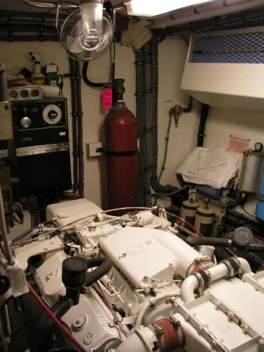Slide: The Image of Hatteras Motor Yacht 1987 - 7