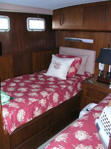 Slide: The Image of Hatteras Motor Yacht 1987 - 9