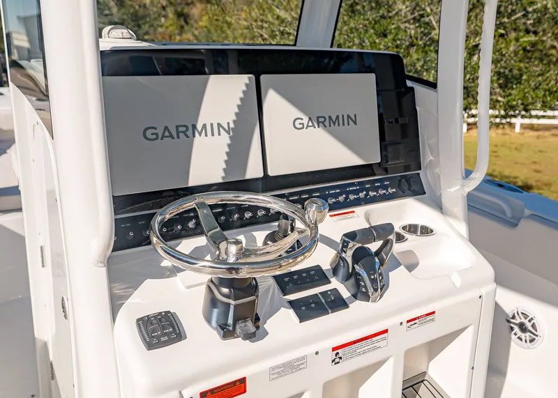 Slide: The Image of Sea Hunt Ultra 285 Coffin Box 2026 - 19