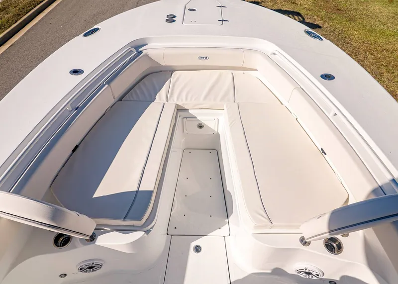 Slide: The Image of Sea Hunt Ultra 285 Coffin Box 2026 - 24