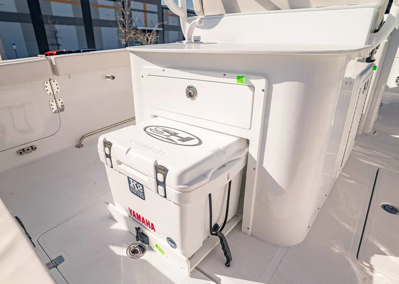 Slide: The Image of Sea Hunt Ultra 285 Coffin Box 2026 - 9