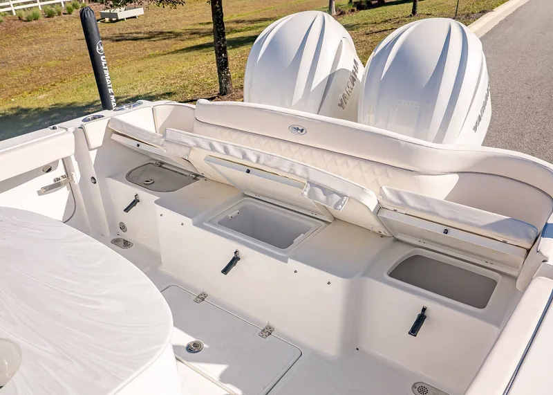 Slide: The Image of Sea Hunt Ultra 285 Coffin Box 2026 - 10