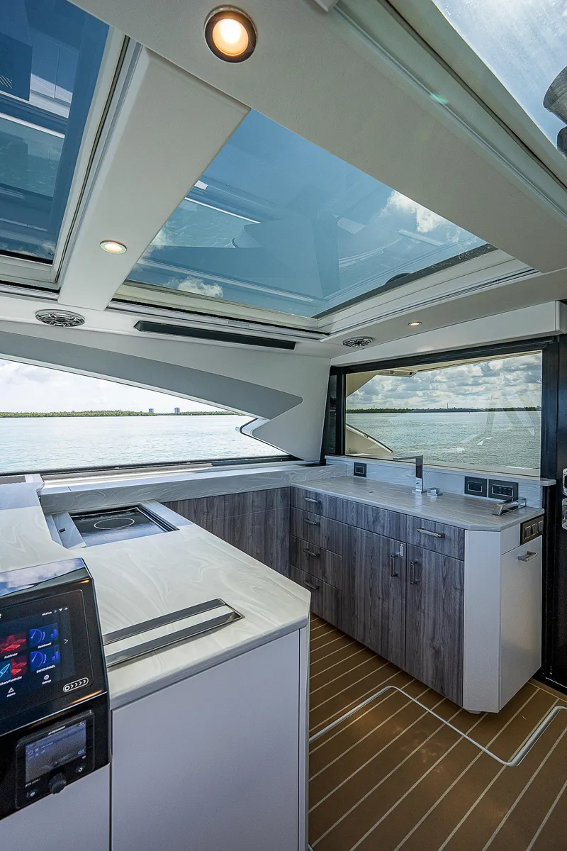 Slide: The Image of Formula 500 Super Sport Crossover 2022 - 80