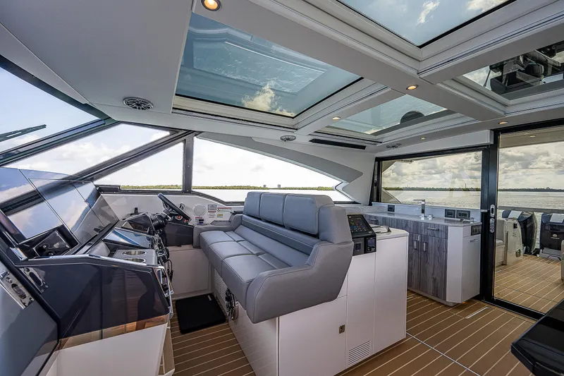 Slide: The Image of Formula 500 Super Sport Crossover 2022 - 84