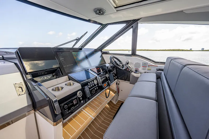 Slide: The Image of Formula 500 Super Sport Crossover 2022 - 86