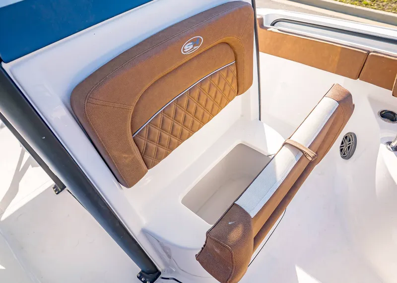 Slide: The Image of Sea Hunt Ultra 235 SE 2026 - 20