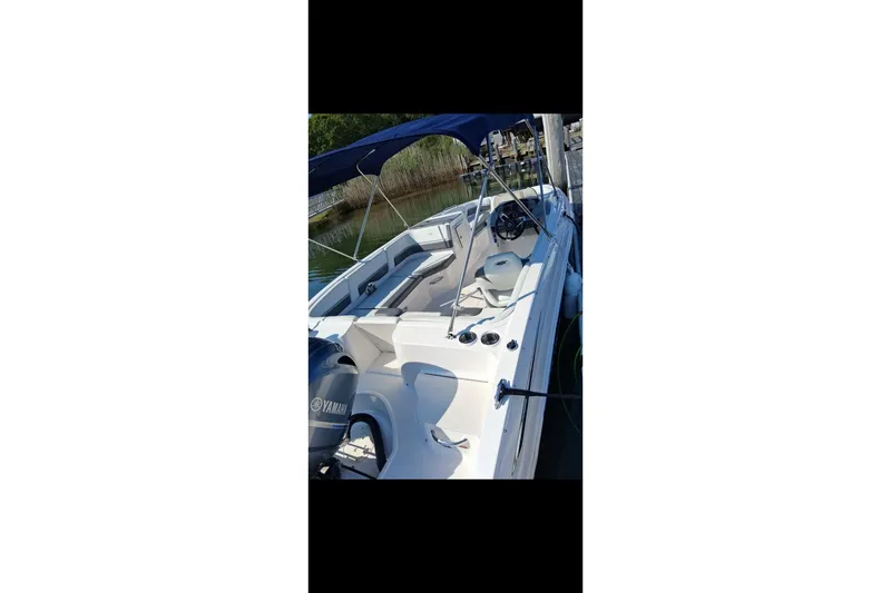 The Image of 2018 Chaparral 19 SSi Ski & Fish OB boat with Yamaha outboard engine. - 0