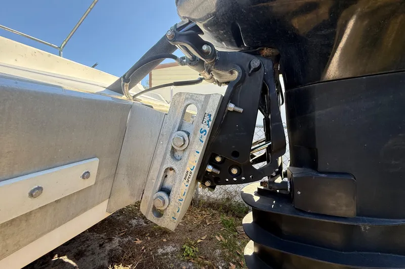 Slide: The Image of Close-up of 2003 Glasstream 273 SCX boat engine mount and hydraulic system. - 35