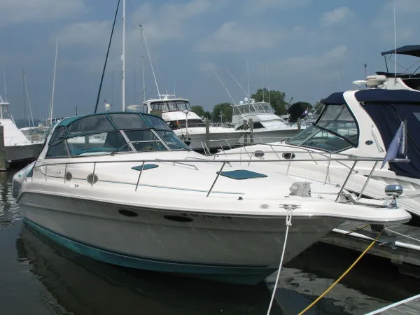 Slide: The Image of Sea Ray 33 Sundancer 1995 - 1