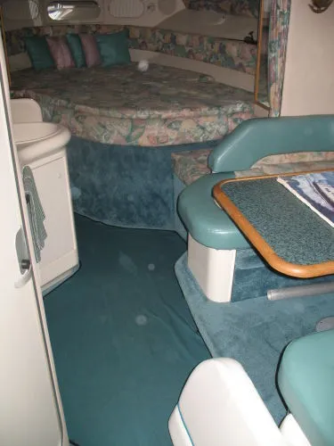 Slide: The Image of Sea Ray 33 Sundancer 1995 - 11