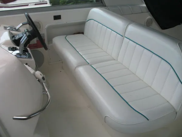 Slide: The Image of Sea Ray 33 Sundancer 1995 - 8