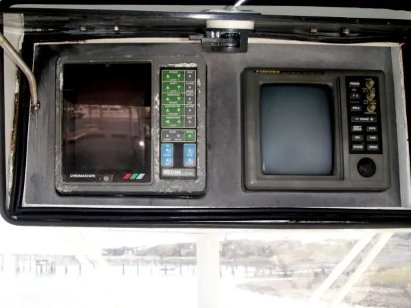 Slide: The Image of Bertram 42 Convertible 1985 - 10