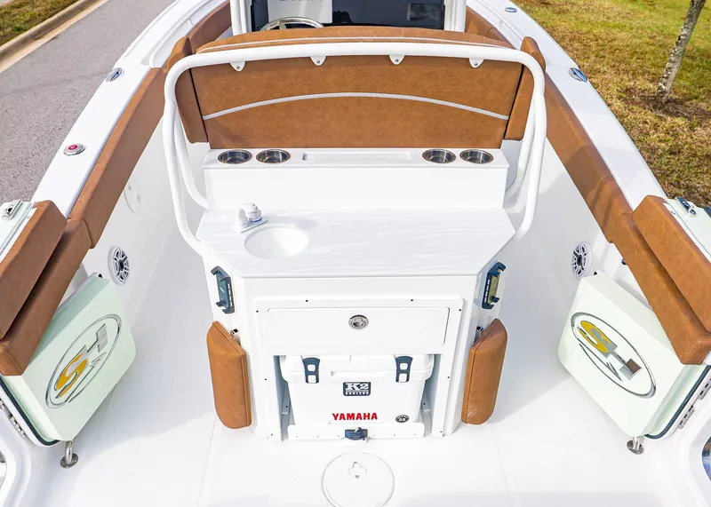 Slide: The Image of Sea Hunt Ultra 265 SE 2026 - 11