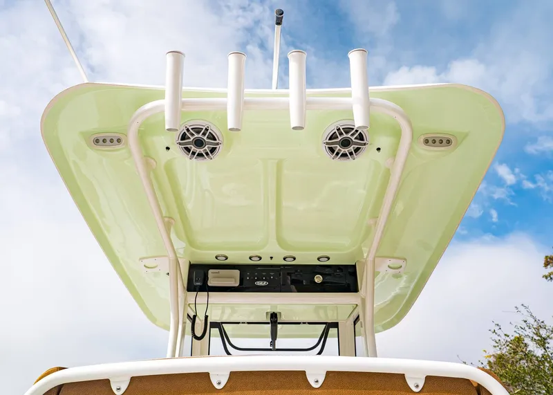 Slide: The Image of Sea Hunt Ultra 265 SE 2026 - 13