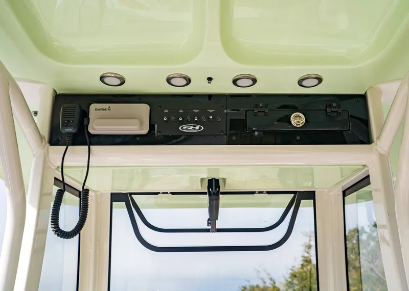 Slide: The Image of Sea Hunt Ultra 265 SE 2026 - 15