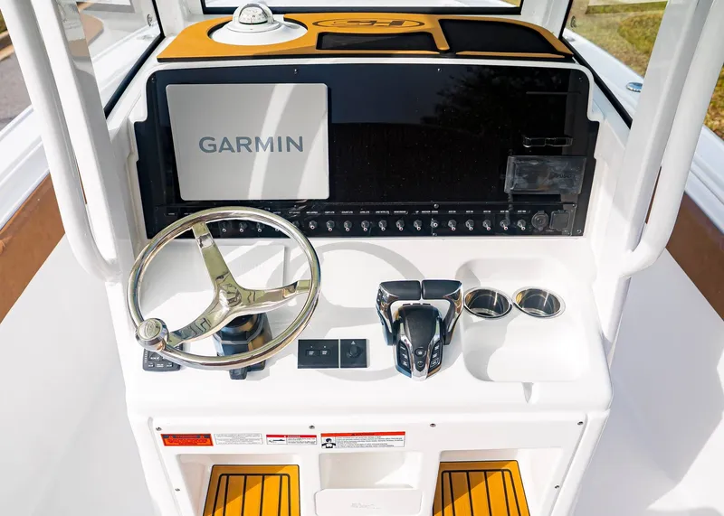 Slide: The Image of Sea Hunt Ultra 265 SE 2026 - 16