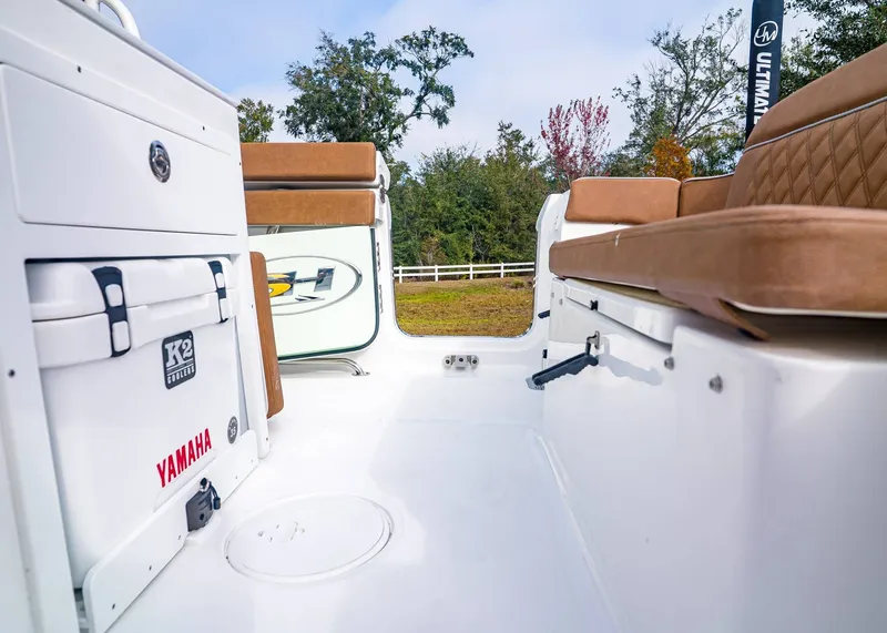 Slide: The Image of Sea Hunt Ultra 265 SE 2026 - 8