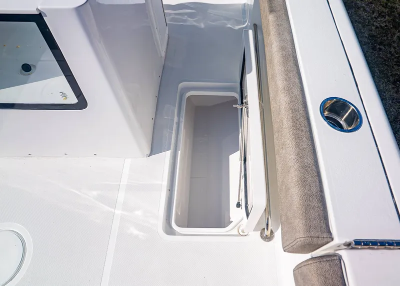 Slide: The Image of Sea Hunt Gamefish 30 Coffin Box 2026 - 12