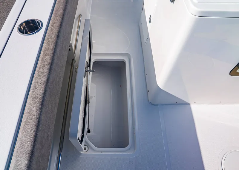 Slide: The Image of Sea Hunt Gamefish 30 Coffin Box 2026 - 13