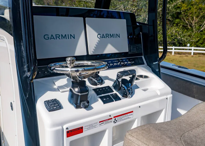 Slide: The Image of Sea Hunt Gamefish 30 Coffin Box 2026 - 16