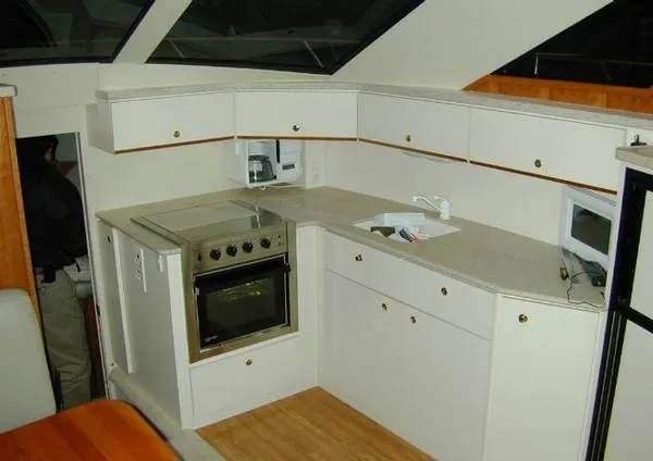 Slide: The Image of Silverton 392 AC Motoryacht 1999 - 3