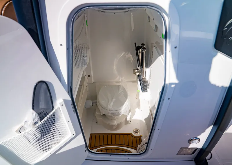 Slide: The Image of Sea Hunt Ultra 275 SE 2026 - 18