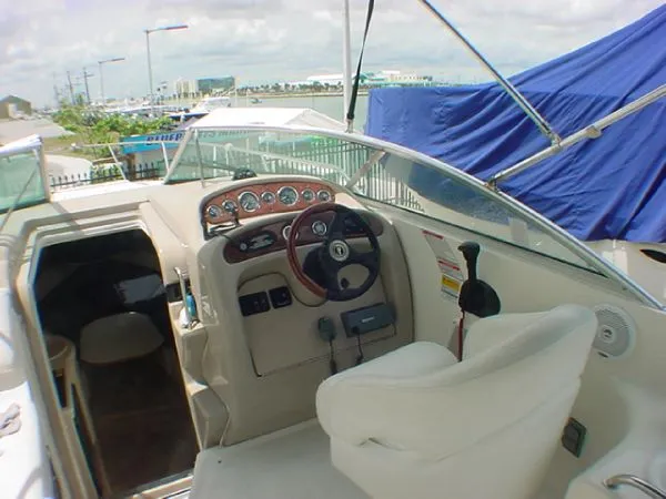Slide: The Image of Sea Ray 260 Sundancer 2001 - 9