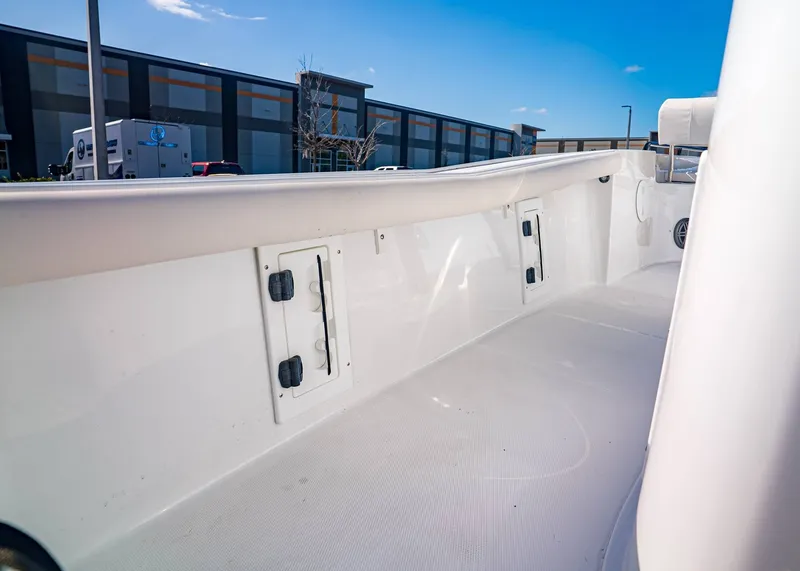 Slide: The Image of Sea Hunt BX 25 FS 2026 - 17