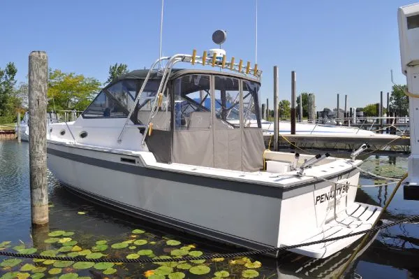 Slide: The Image of Luhrs 35 Alura w/Bow-Thruster 1987 - 0