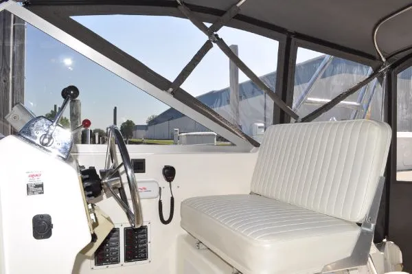 Slide: The Image of Luhrs 35 Alura w/Bow-Thruster 1987 - 7