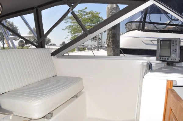 Slide: The Image of Luhrs 35 Alura w/Bow-Thruster 1987 - 8