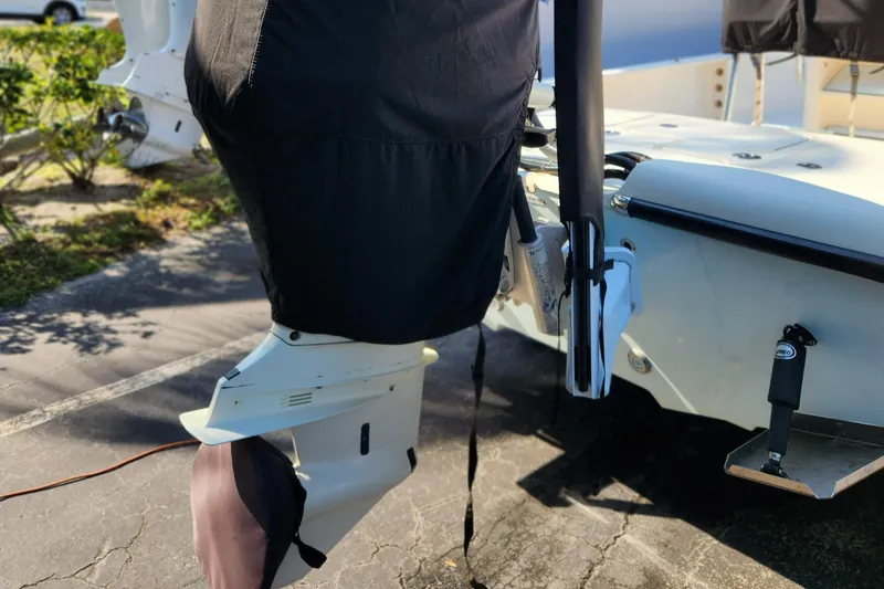 Slide: The Image of Close-up of 2014 Islamorada Boatworks Morada 24 trim tab actuator. - 26