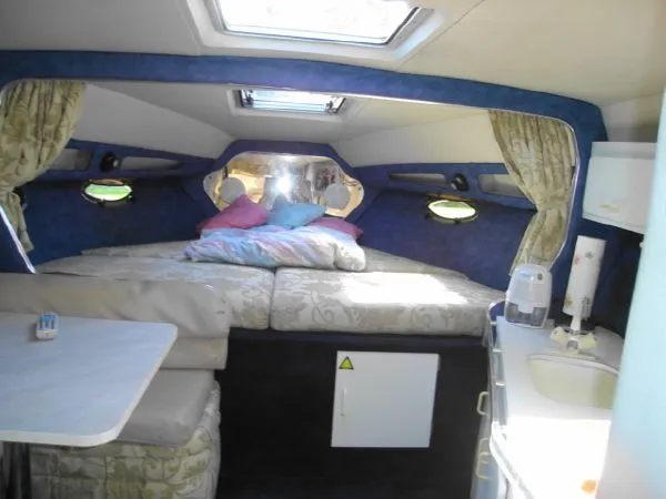Slide: The Image of Celebrity 290 Sport Cruiser 1992 - 6